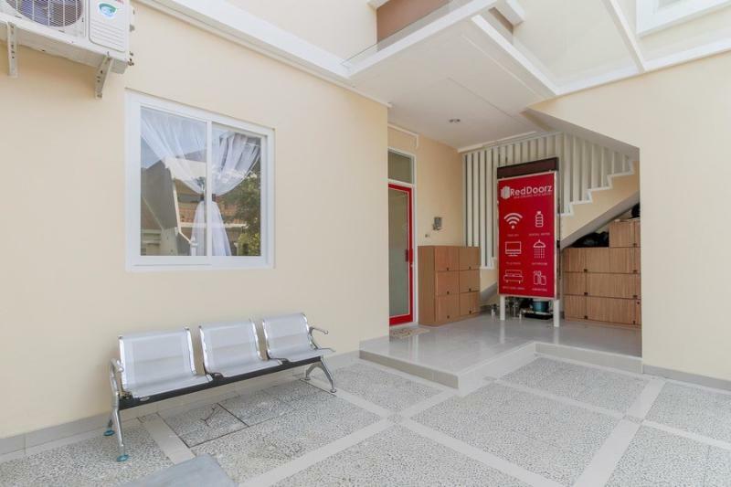 Reddoorz Near Soekarno Hatta Airport Jakarta Exterior photo